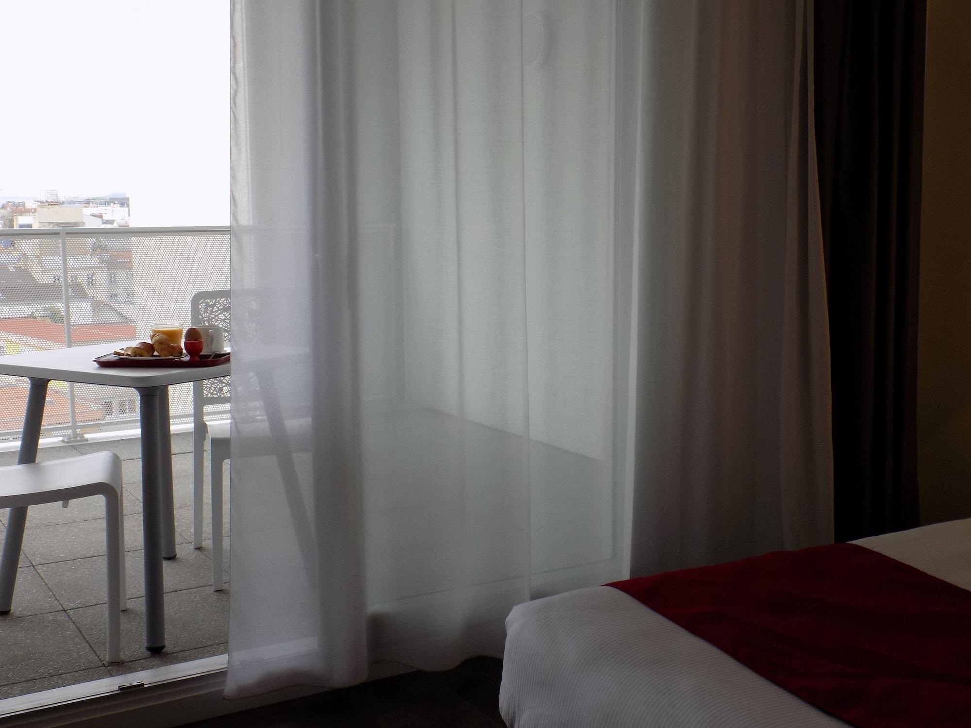 Paris Saint-ouen 3*