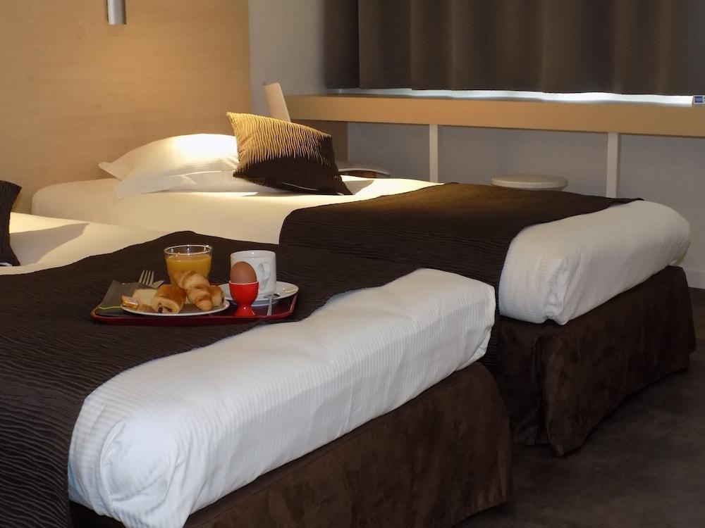 Paris Saint-ouen 3*